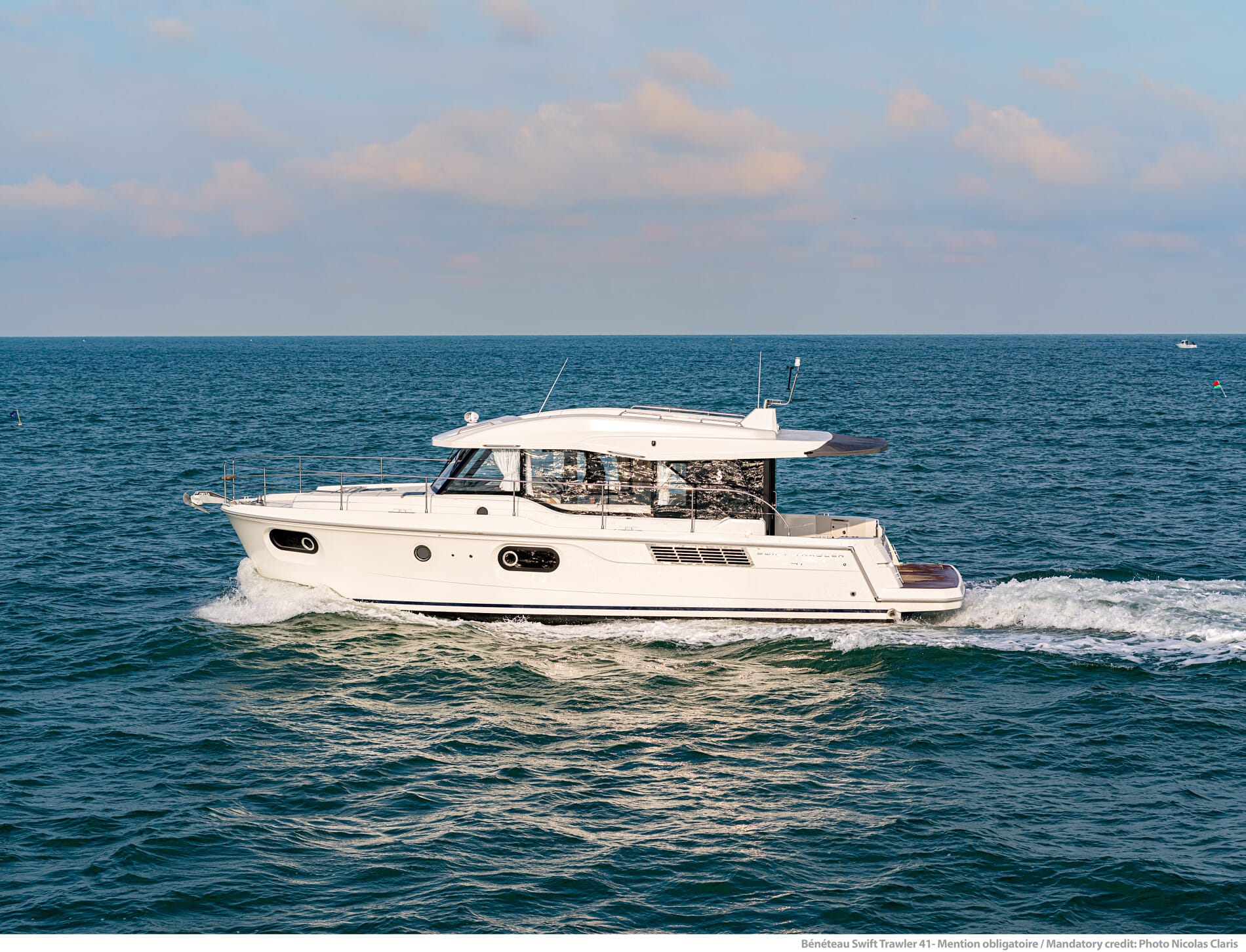 Beneteau-swift-trawler-41-sedan-hos-brandt-bat-01